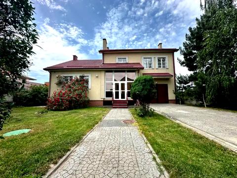 будинок за адресою Джерельна