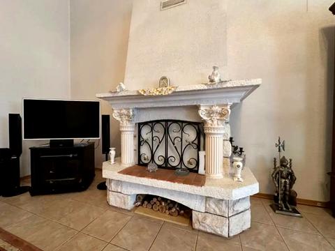 будинок за адресою Джерельна