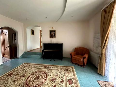 будинок за адресою Джерельна