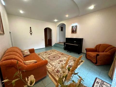 будинок за адресою Джерельна