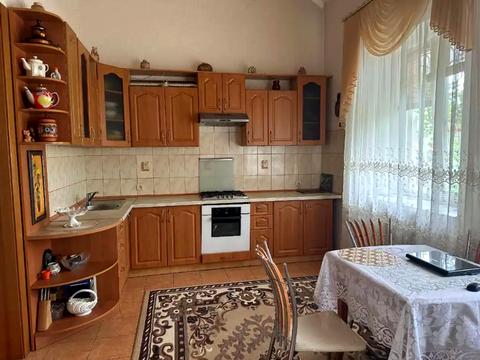 будинок за адресою Джерельна