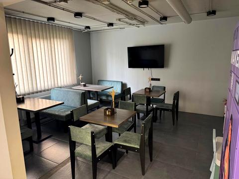 комерційна за адресою Олеся Бердника вул., 1-В