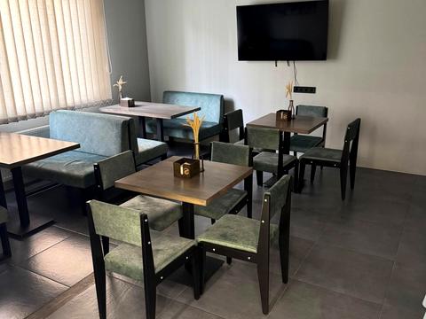 комерційна за адресою Олеся Бердника вул., 1-В