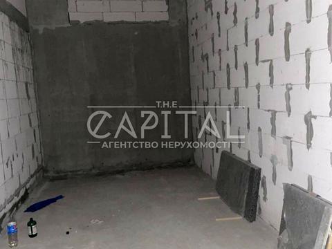 комерційна за адресою Практична вул., 8