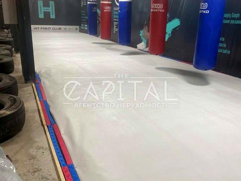 комерційна за адресою Практична вул., 8