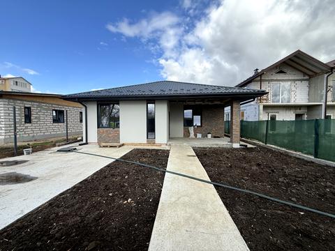 будинок за адресою Приозерна вул.