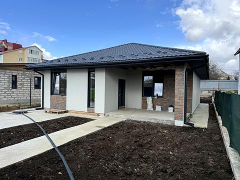 будинок за адресою Приозерна вул.