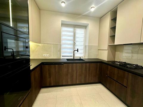 будинок за адресою 7-й Леоніда Каденюка пров.