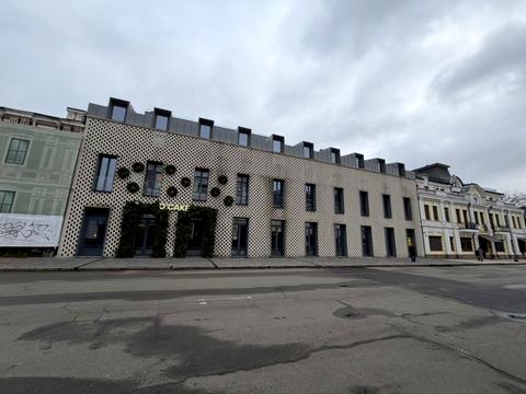 комерційна за адресою Петра Сагайдачного вул., 18