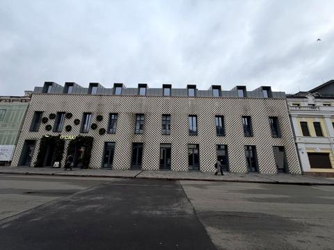 комерційна за адресою Петра Сагайдачного вул., 18