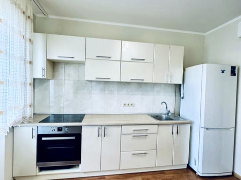 квартира за адресою Софії Русової вул., 5-Б