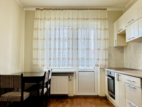 квартира за адресою Софії Русової вул., 5-Б