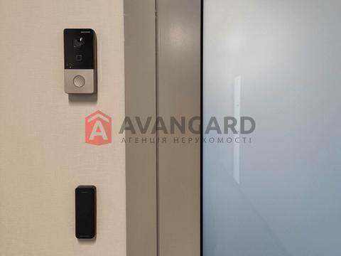 комерційна за адресою Пилипа Орлика просп. (Ілліча), 16