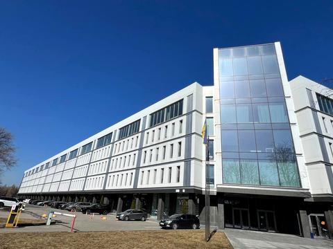 комерційна за адресою Пилипа Орлика просп. (Ілліча), 16