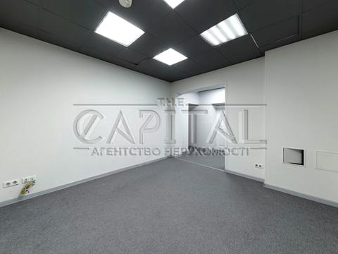 комерційна за адресою Ярославів Вал вул., 30/18