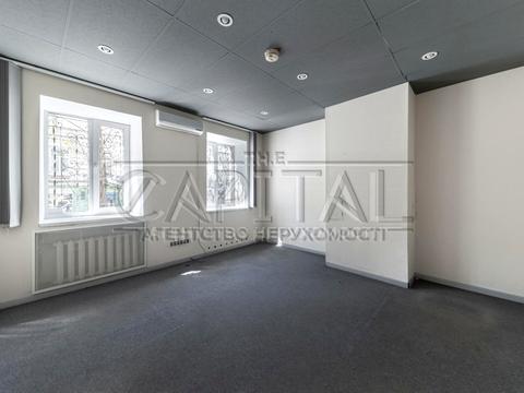 комерційна за адресою Ярославів Вал вул., 30/18