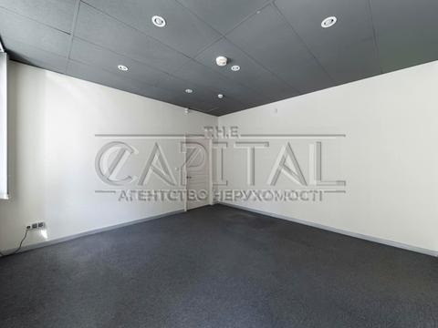 комерційна за адресою Ярославів Вал вул., 30/18