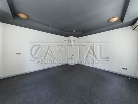 комерційна за адресою Ярославів Вал вул., 30/18