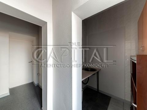 комерційна за адресою Ярославів Вал вул., 30/18