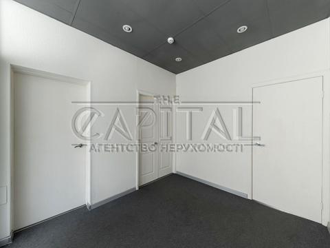 комерційна за адресою Ярославів Вал вул., 30/18