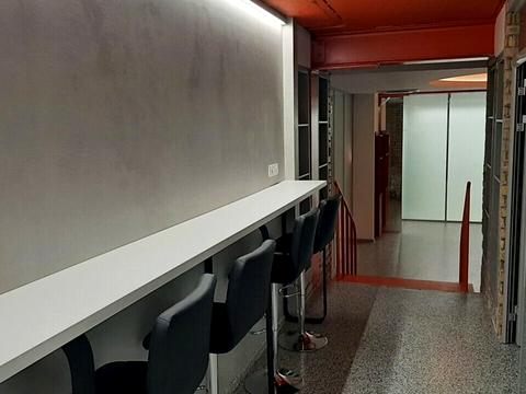 комерційна за адресою Воздвиженська вул., 60в