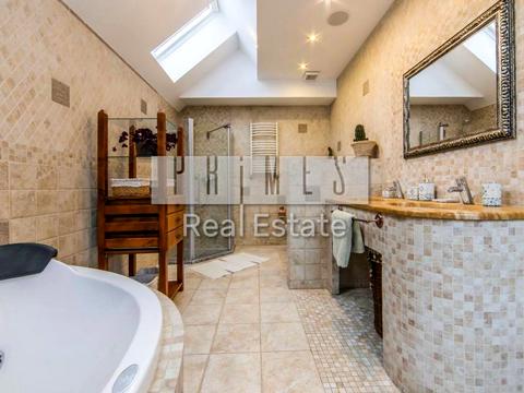 будинок за адресою Локомотивна вул., 28А