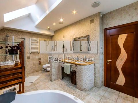 будинок за адресою Локомотивна вул., 28А