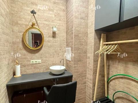 комерційна за адресою Микільсько-Слобідська вул., 10