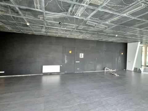 комерційна за адресою Юлії Залюбовської вул. (Путилівська), 16