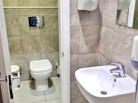 комерційна за адресою Юлії Залюбовської вул. (Путилівська), 16