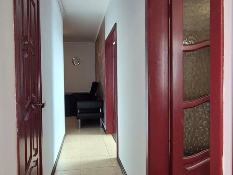 комерційна за адресою Раїси Окіпної вул., 10