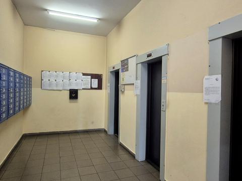 комерційна за адресою Раїси Окіпної вул., 10
