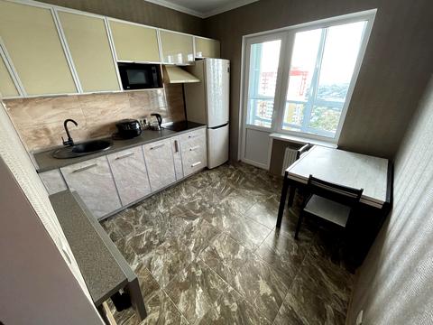 квартира за адресою Софії Русової вул., 7