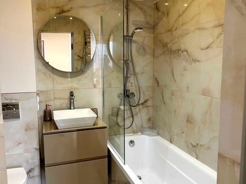 квартира за адресою Олександра Олеся вул., 8/17