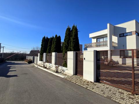 дом по адресу Парниковая ул.