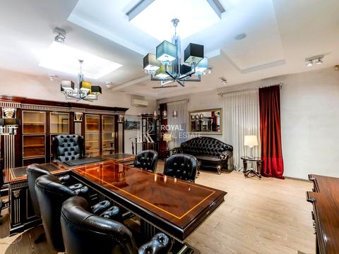 комерційна за адресою Воздвиженська вул., 22