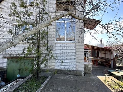 будинок за адресою Центральна вул.