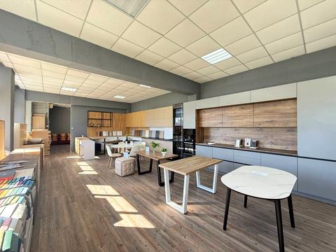 комерційна за адресою Незалежності вул., 95