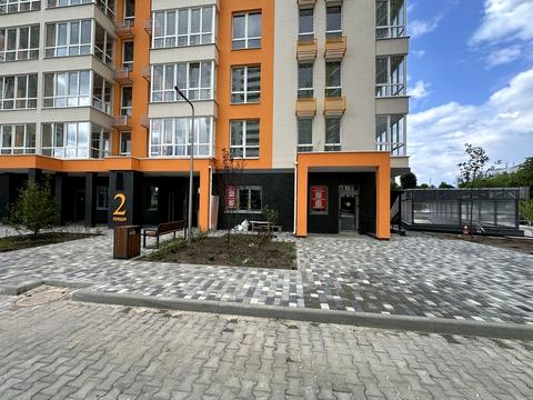 комерційна за адресою Олеся Бердника вул., 1-В