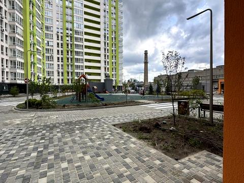 комерційна за адресою Олеся Бердника вул., 1-В