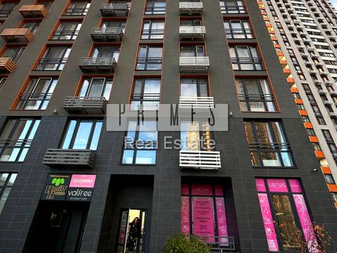 комерційна за адресою Дніпровська набережна вул., 20-А