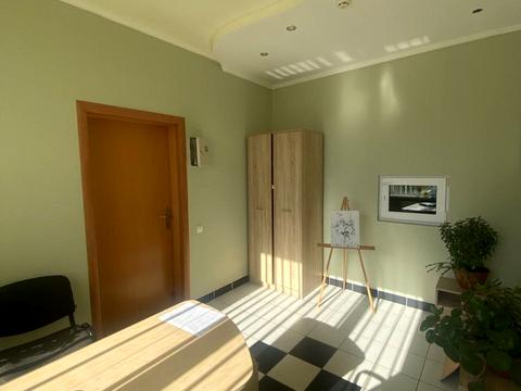 комерційна за адресою Промислова, 8