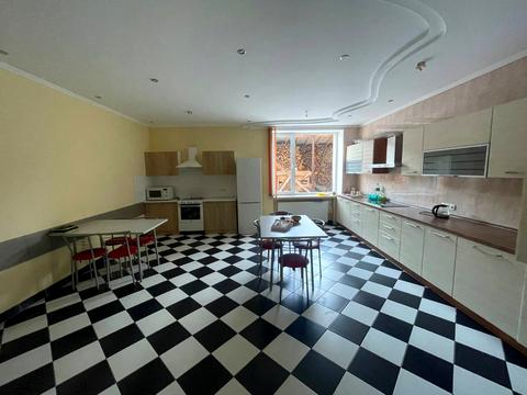 комерційна за адресою Промислова, 8