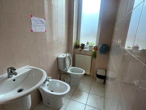 комерційна за адресою Промислова, 8