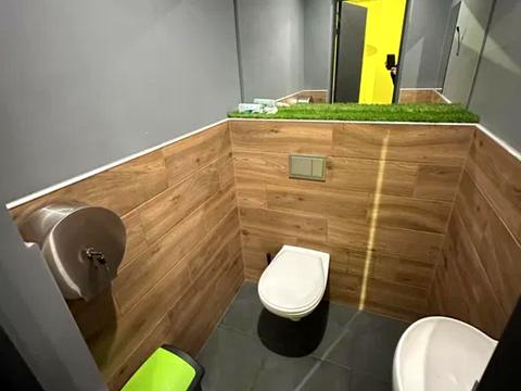 комерційна за адресою Івана Дяченка вул., 20