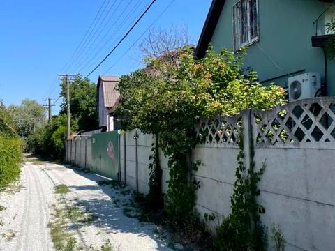 будинок за адресою Чарівна