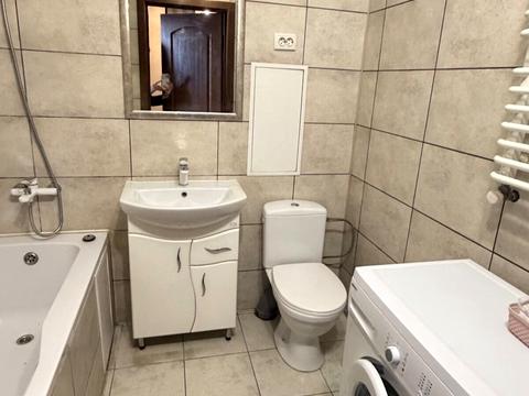 квартира за адресою Нижня Берегова вул., 18/1