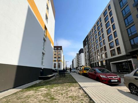 коммерческая по адресу Героїв Крут ул., 4-А