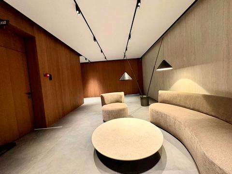 комерційна за адресою Виконкомівська вул., 15-А