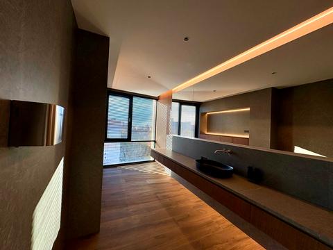 комерційна за адресою Виконкомівська вул., 15-А